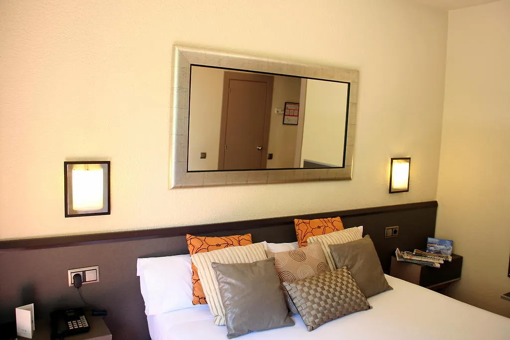 Barcelona Atiram Hotels