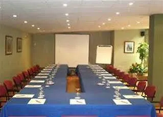 Barcelona Atiram Hotels 4*,